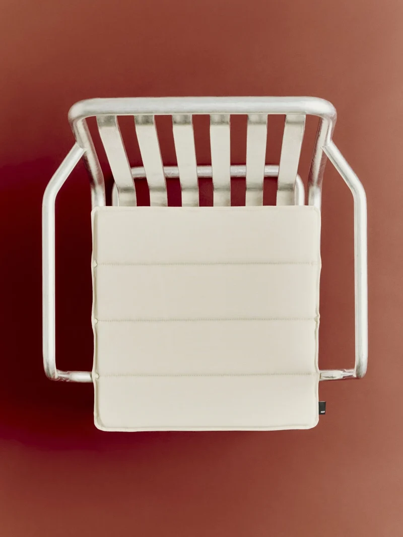 Chaise de jardin avec accoudoirs en acier galvanisé 54x65x80cm Palissade - HAY