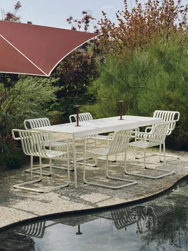 Chaise de jardin avec accoudoirs en acier blanc crème 54x65x80cm Palissade - HAY