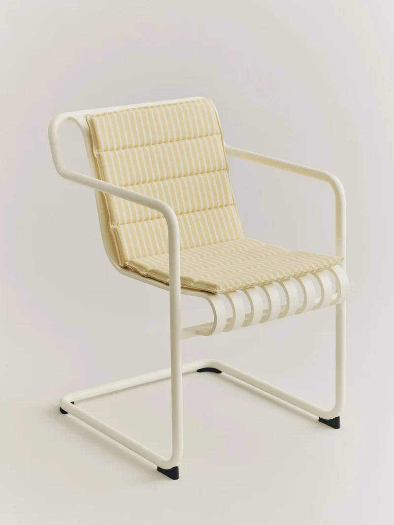 Chaise de jardin avec accoudoirs en acier blanc crème 54x65x80cm Palissade - HAY