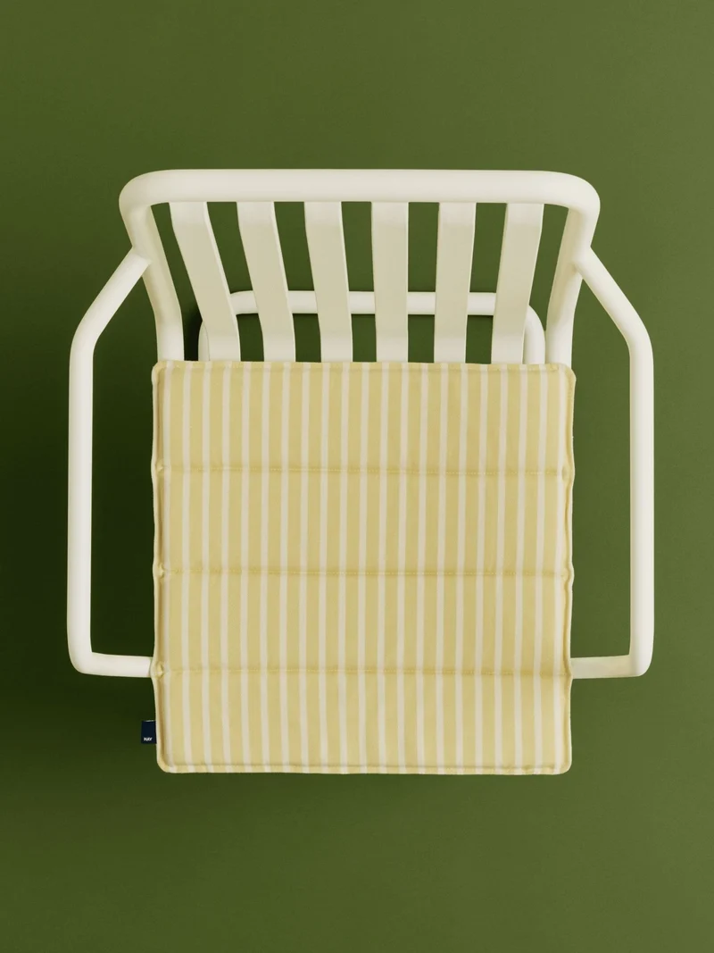 Chaise de jardin avec accoudoirs en acier blanc crème 54x65x80cm Palissade - HAY