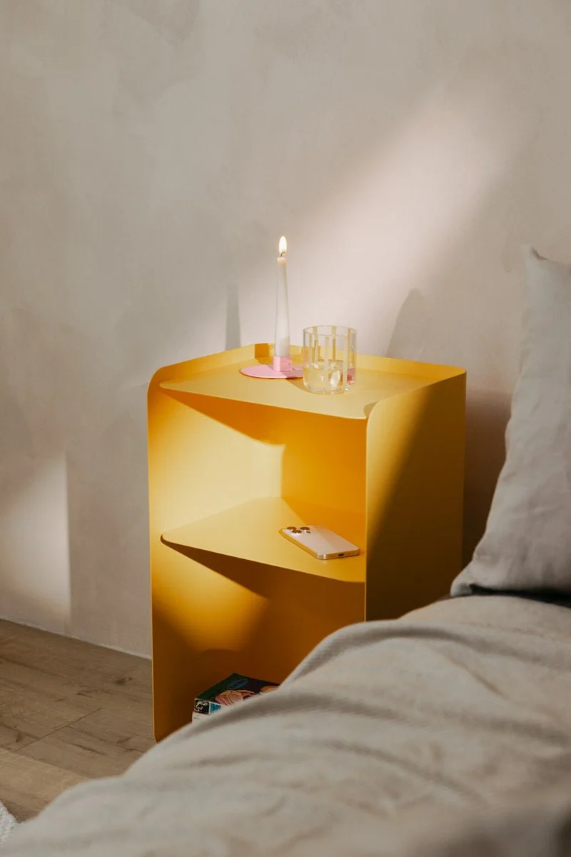 Table d'appoint à roulettes deux étages en acier jaune 40x30x67,5cm Juno - Metallbude