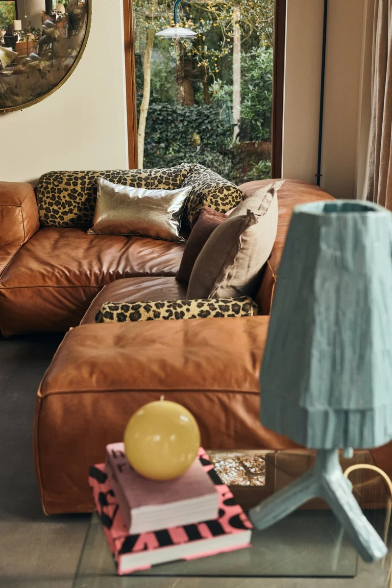 Coussin rectangulaire faux cuir argenté 60x35cm - HKLiving