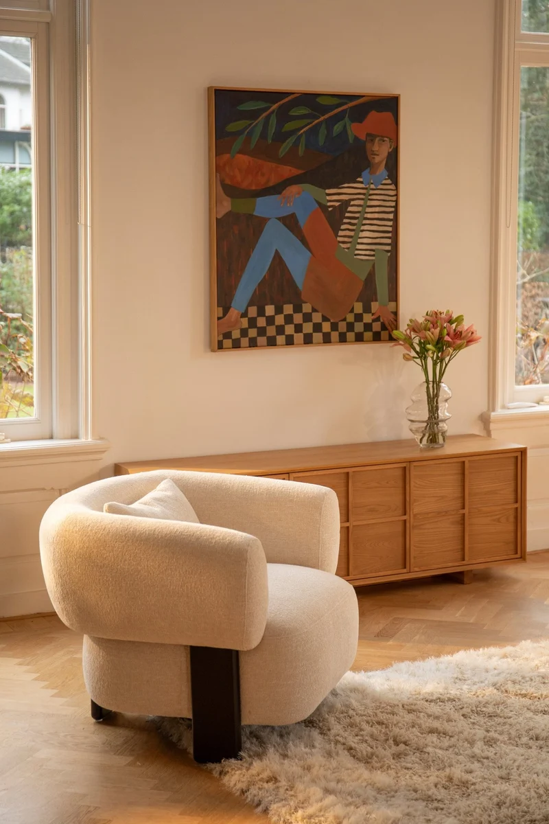 Fauteuil en velours beige et bois marron Neil - Zuiver