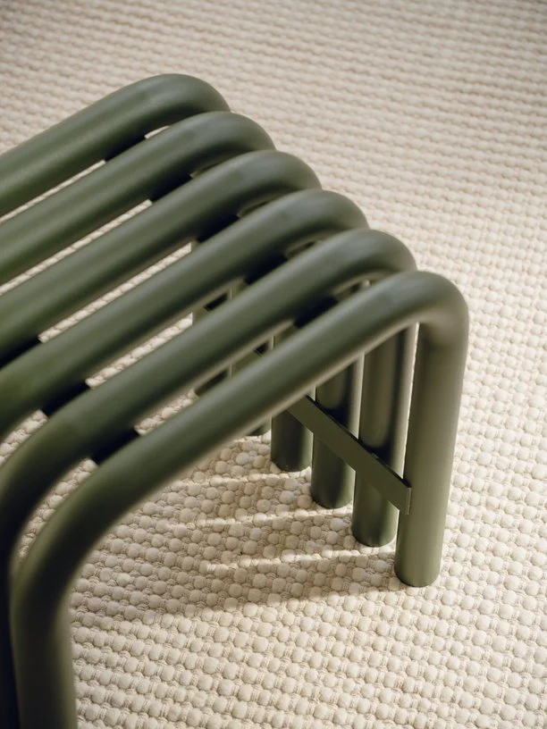Tabouret en acier vert forêt Nokk - noo.ma