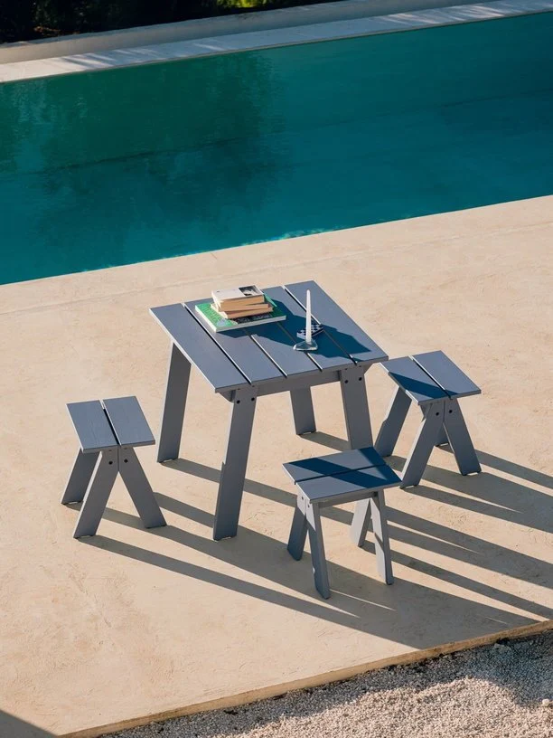 Tabouret de jardin en bois de pin massif bleu givré 40x40x44cm Navo - noo.ma