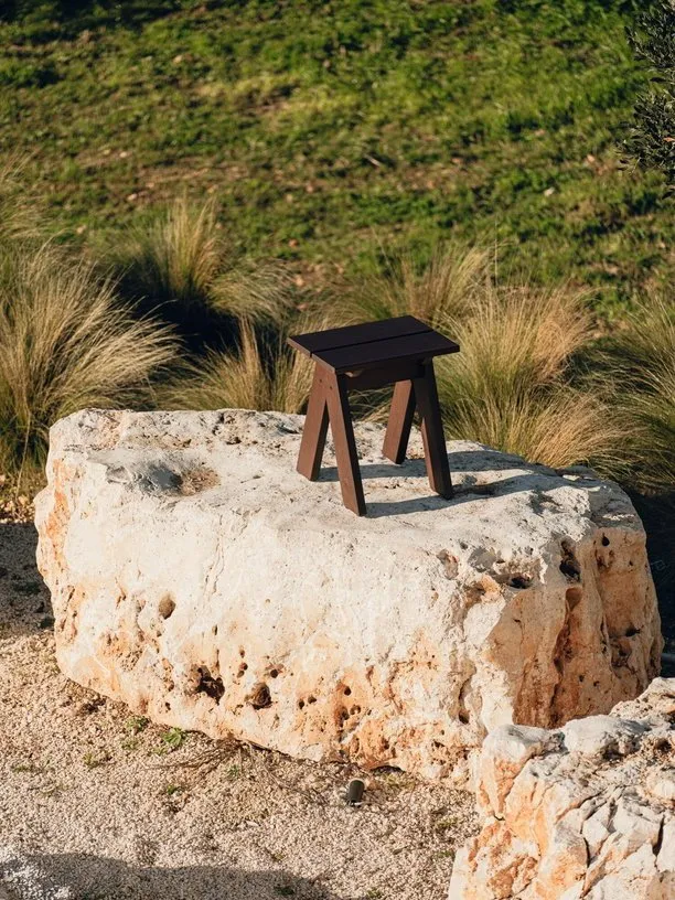 Tabouret de jardin en bois de pin massif brun cacao 40x40x44cm Navo - noo.ma