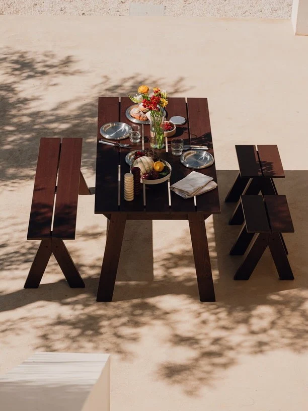 Banc de jardin en bois de pin massif brun cacao 120x40x44cm Navo - noo.ma