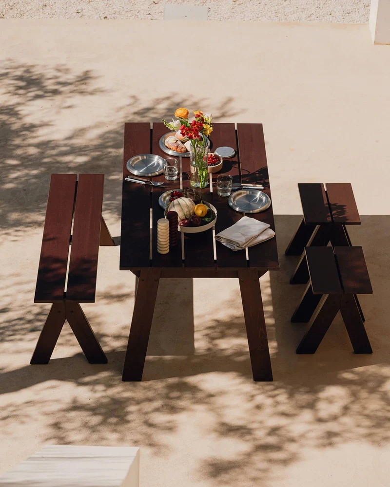 Table de jardin en bois de pin massif brun cacao 79x77x73cm Navo - noo.ma