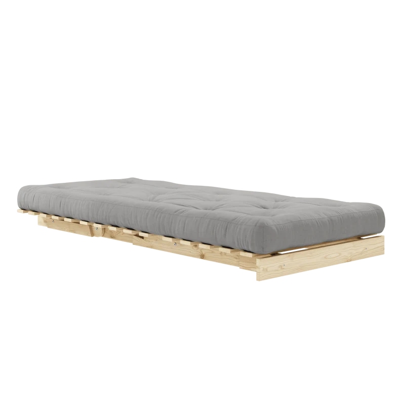 Canapé-lit en pin massif avec matelas gris 90x200cm Raw roots - Karup Design