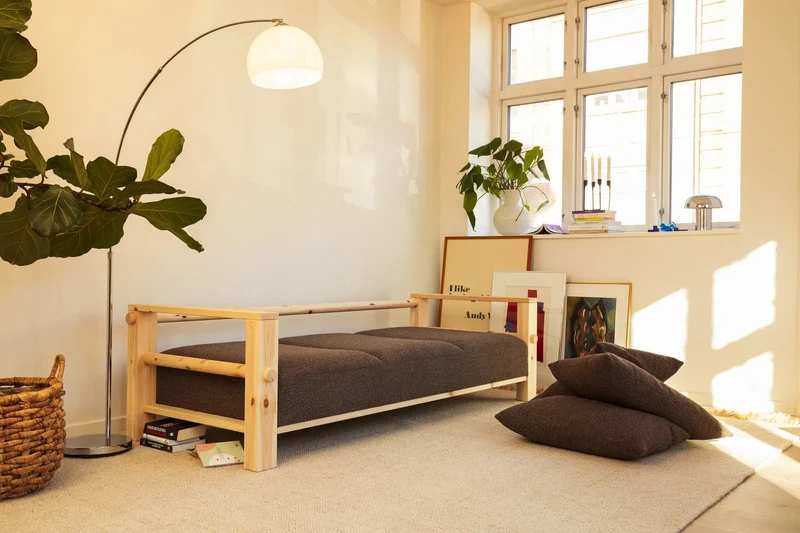 Canapé en pin foncé et son futon clair 94x225x82cm Bare - Karup Design