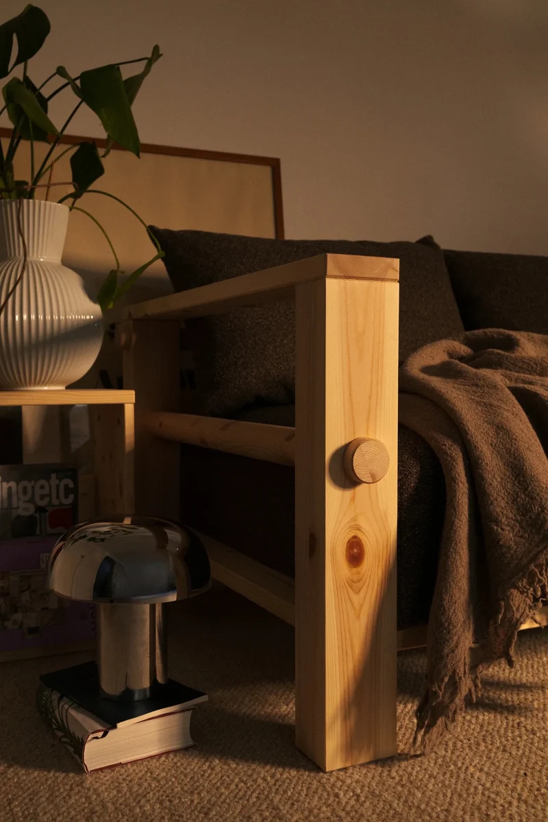 Canapé en pin foncé et son futon clair 94x225x82cm Bare - Karup Design