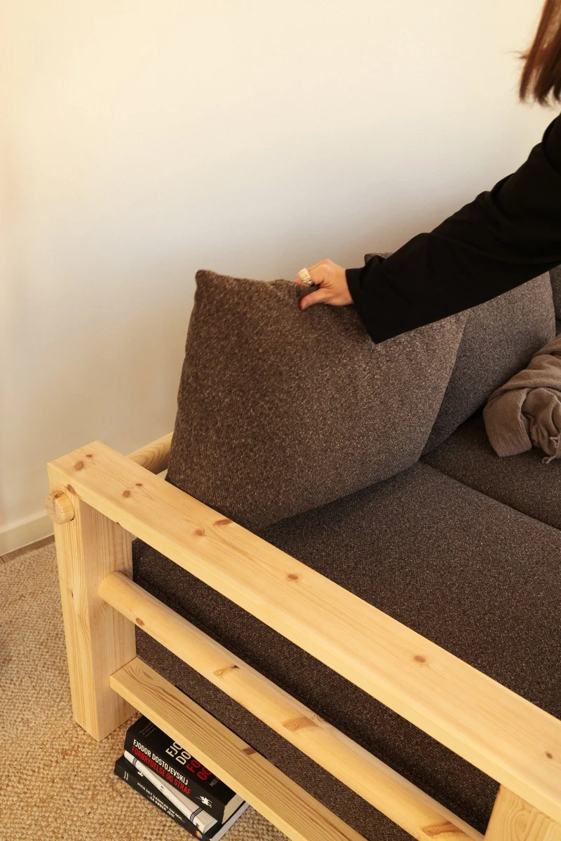 Canapé en pin foncé et son futon clair 94x225x82cm Bare - Karup Design