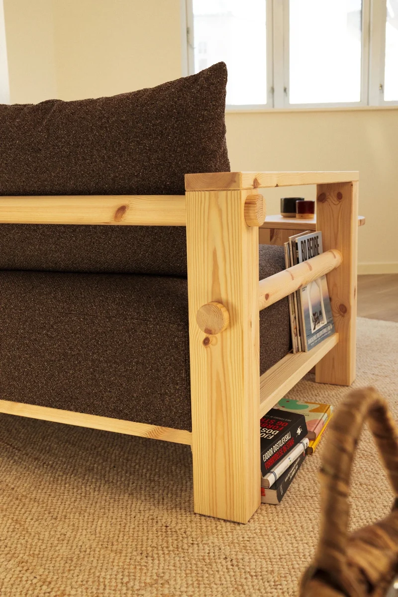 Canapé en pin foncé et son futon clair 94x225x82cm Bare - Karup Design