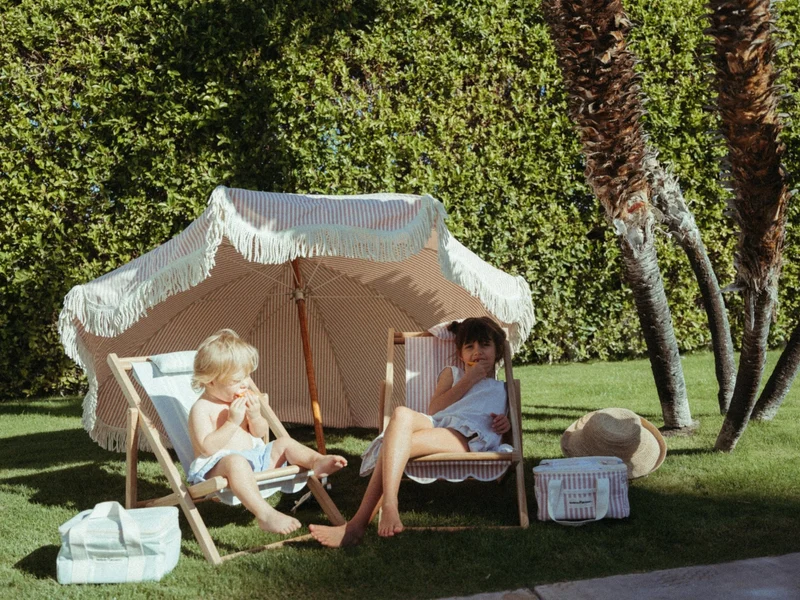 Chilienne pour enfants bleue à fines rayures blanches Mini Sling Chair - Business & Pleasure
