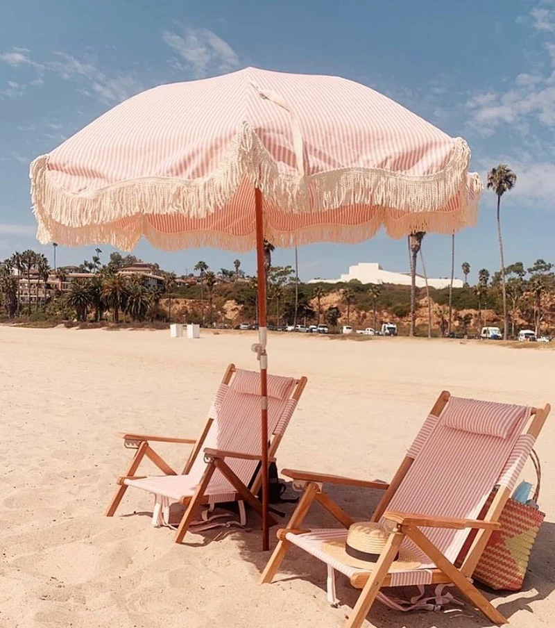 Chaise de plage pliante en toile à rayures rose Lauren's Stripe The Tommy Chair - Business & Pleasure