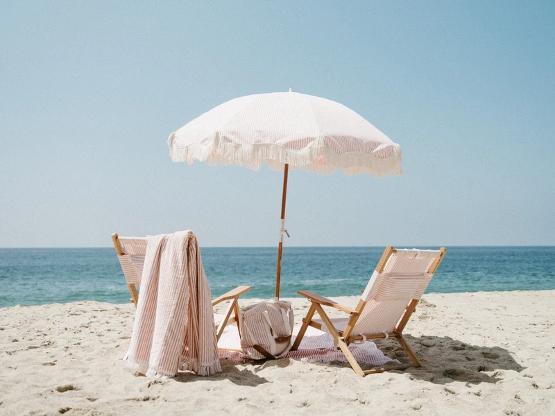 Chaise de plage pliante en toile à rayures rose Lauren's Stripe The Tommy Chair - Business & Pleasure