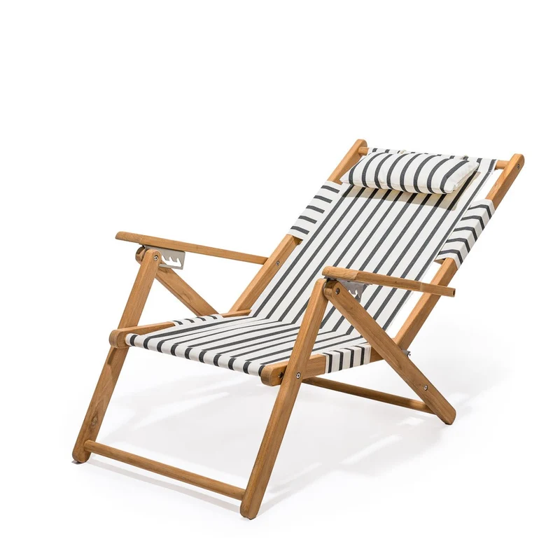 Chaise de plage pliante en toile à rayures noires Monaco The Tommy Chair - Business & Pleasure
