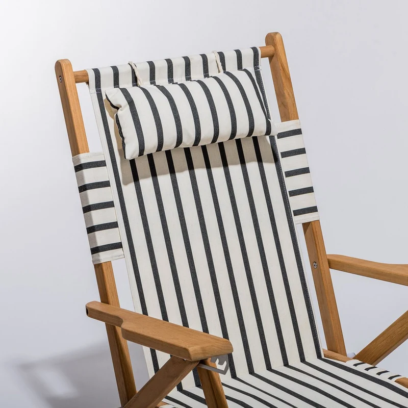 Chaise de plage pliante en toile à rayures noires Monaco The Tommy Chair - Business & Pleasure
