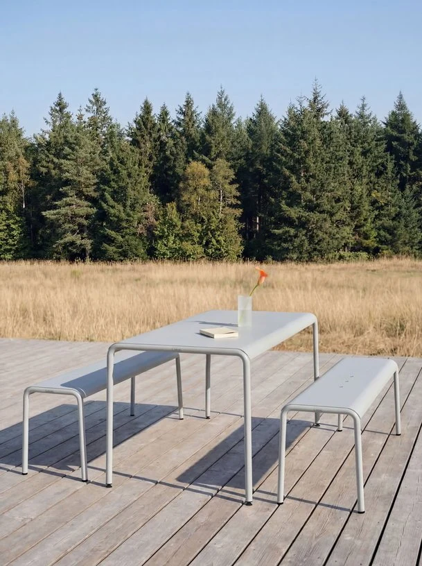 Banc de jardin en acier thermolaqué inoxydable gris craie 140x42x45cm Panorama - TIPTOE