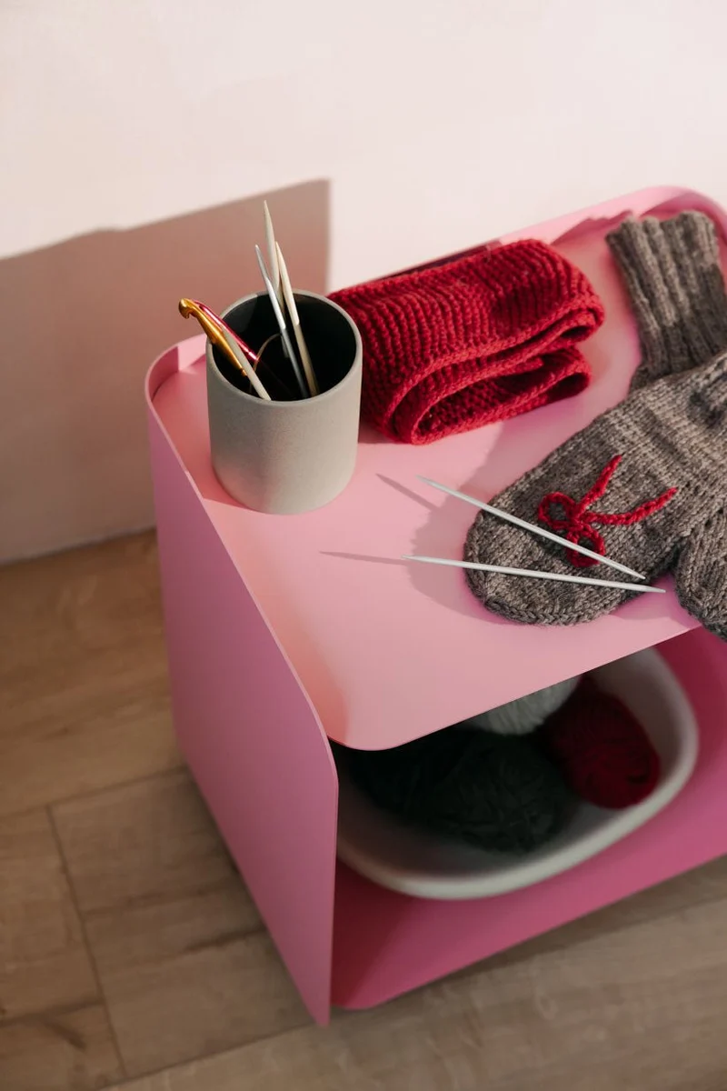 Table d'appoint à roulettes en acier rose 40x30x43,5cm Juno - Metallbude