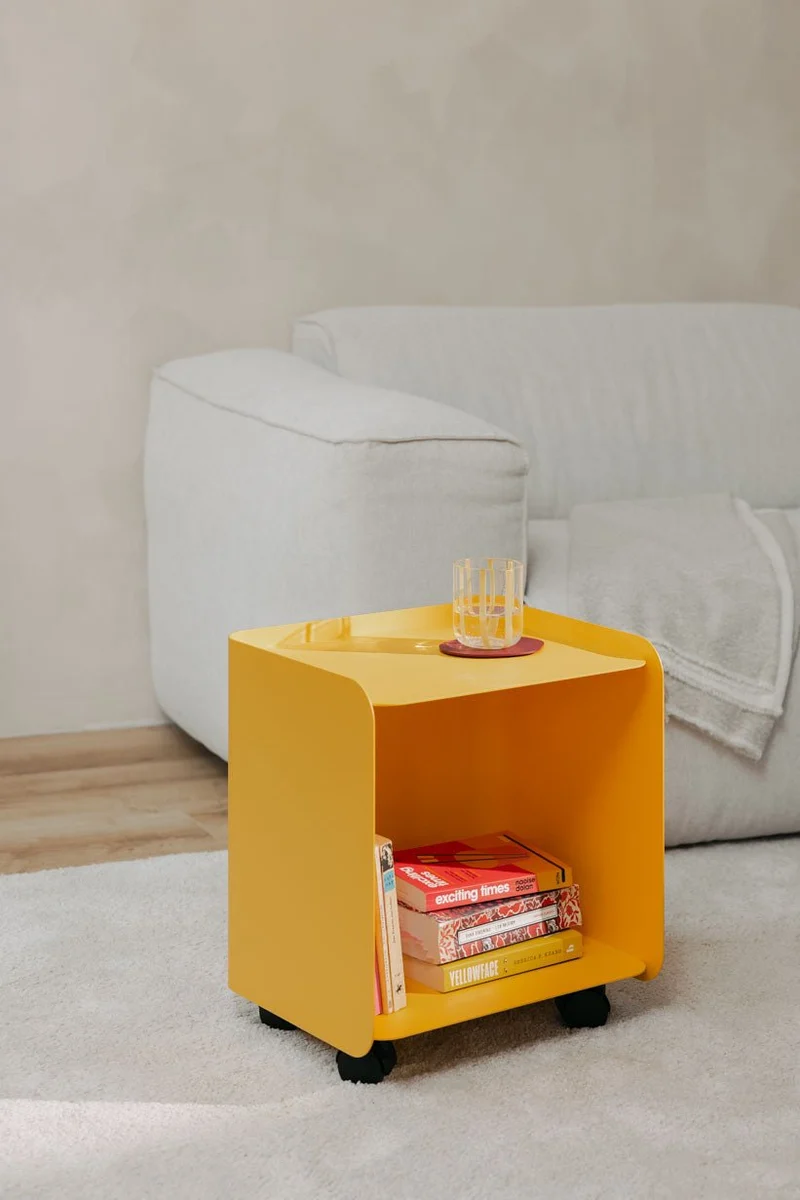 Table d'appoint à roulettes en acier jaune 40x30x43,5cm Juno - Metallbude