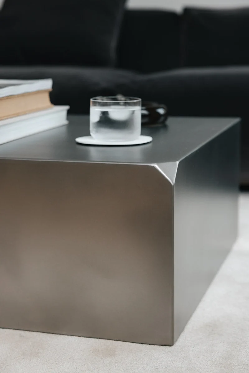 Table basse carrée en acier inoxydable sablé 63x63x27cm Raw c square - Metallbude
