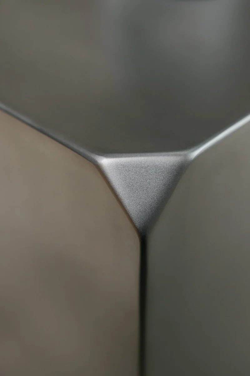Table basse carrée en acier inoxydable sablé 63x63x27cm Raw c square - Metallbude