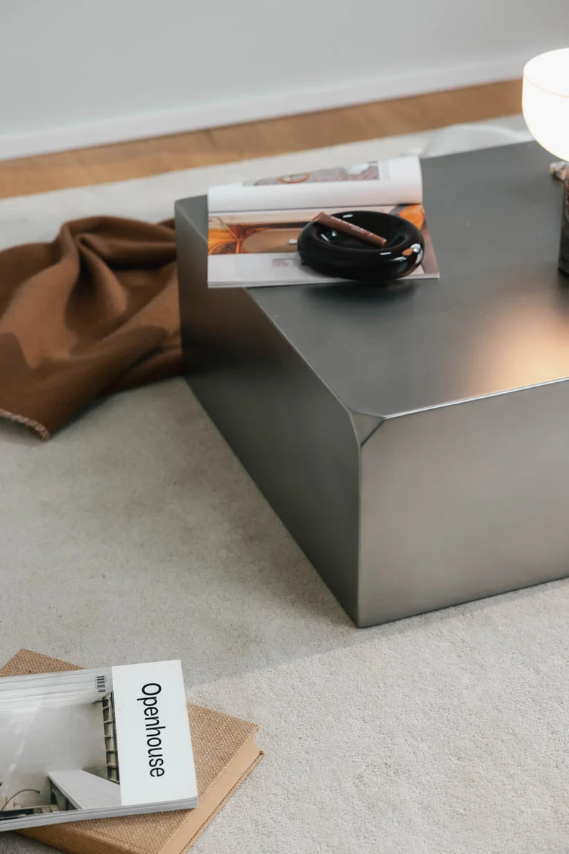 Table basse carrée en acier inoxydable sablé 63x63x27cm Raw c square - Metallbude