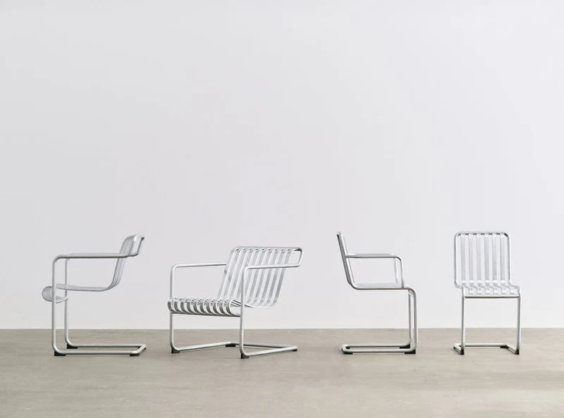 Chaise de jardin avec accoudoirs en acier galvanisé Palissade - HAY