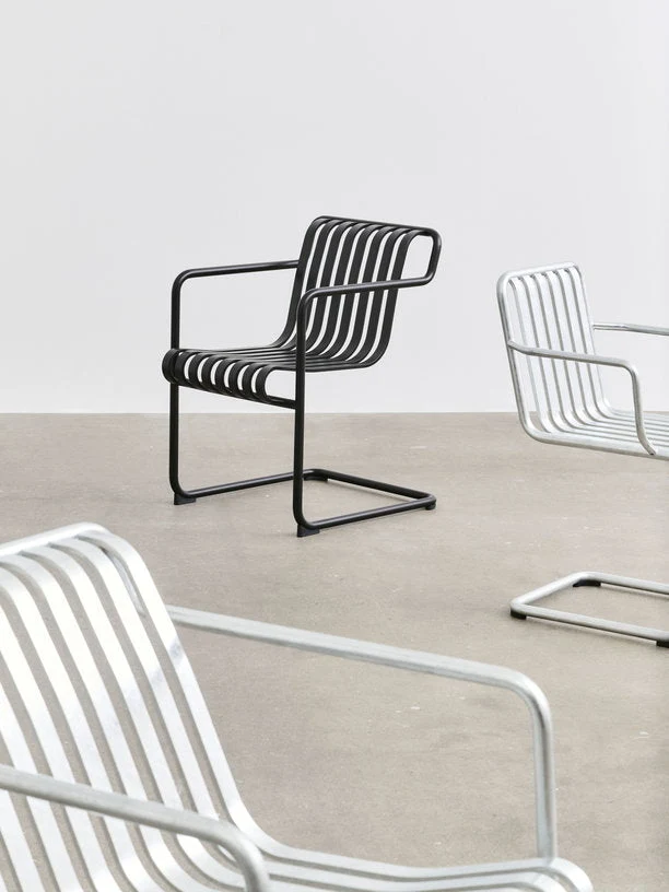 Chaise de jardin avec accoudoirs en acier galvanisé Palissade - HAY