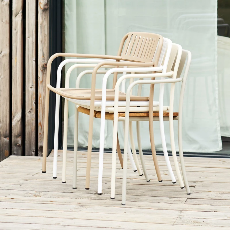 Chaise de jardin avec accoudoirs à lames en acier inoxydable blanc pur Patio - Tolix