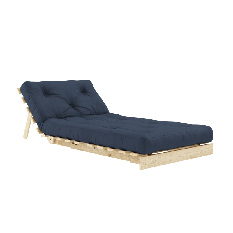 Canapé-lit en pin massif avec matelas bleu marine 90x200cm Raw roots - Karup Design
