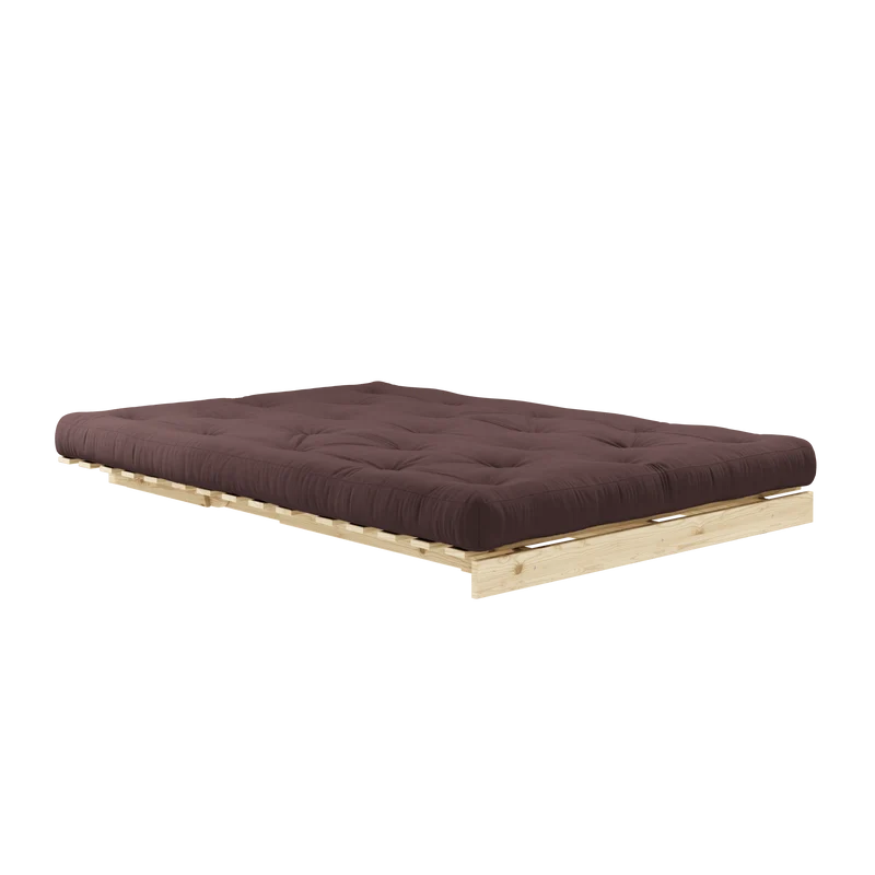 Canapé-lit en pin massif avec matelas marron 140x200cm Raw roots - Karup Design