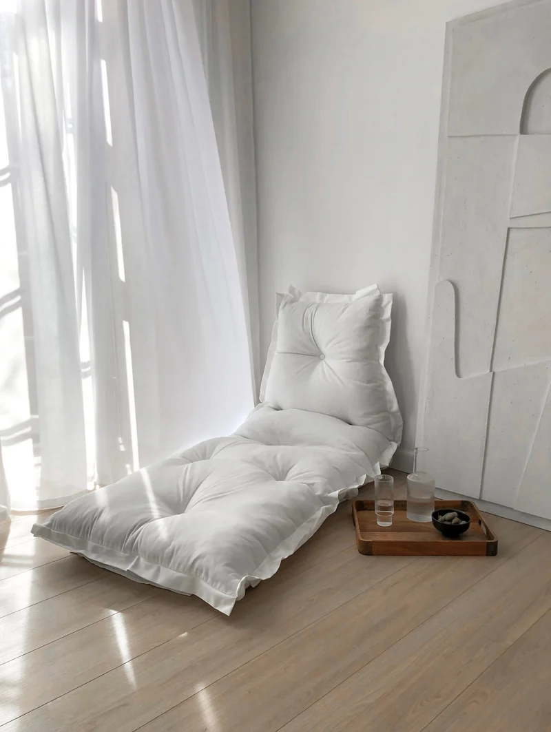 Futon d'extérieur en acrylique blanc 80x135x65cm Sit and sleep - Karup Design