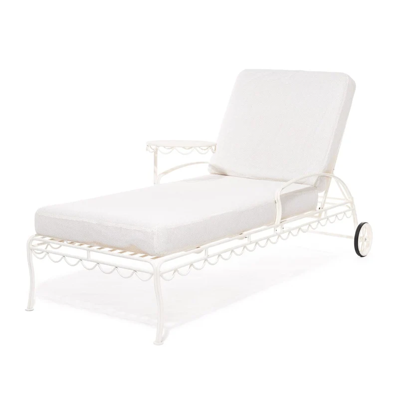 Transat de jardin en métal blanc antique et coussin en tissu vert Rivie Green The Al Fresco - Business & Pleasure