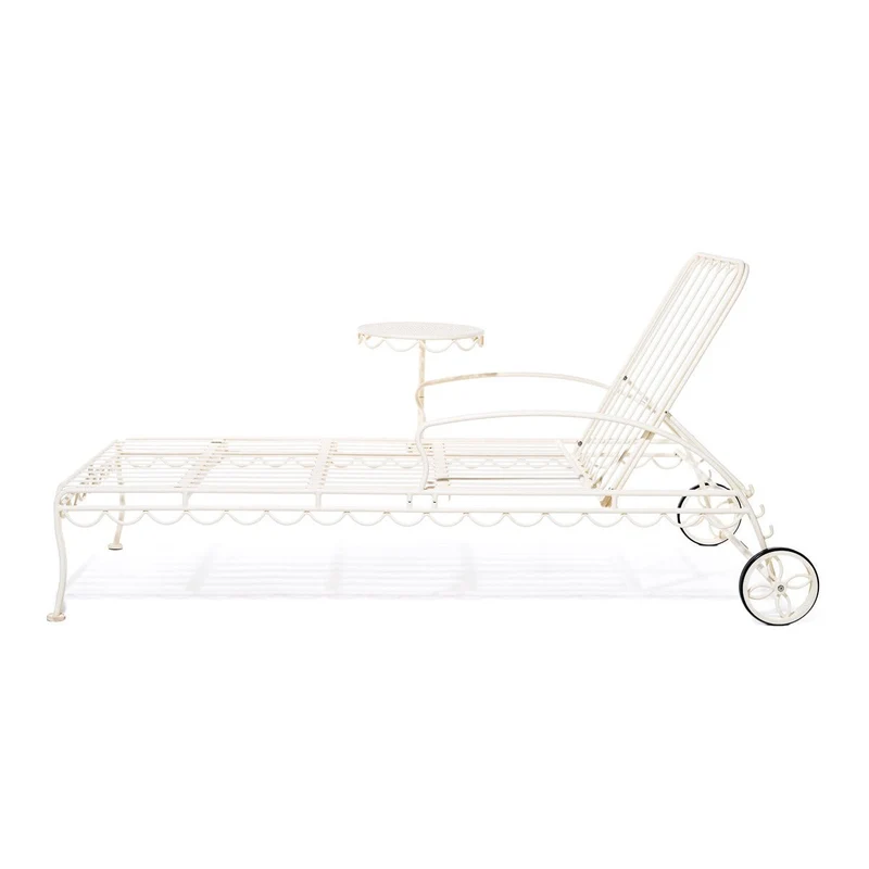 Transat de jardin en métal blanc antique et coussin en tissu jaune Rivie Mimosa The Al Fresco - Business & Pleasure