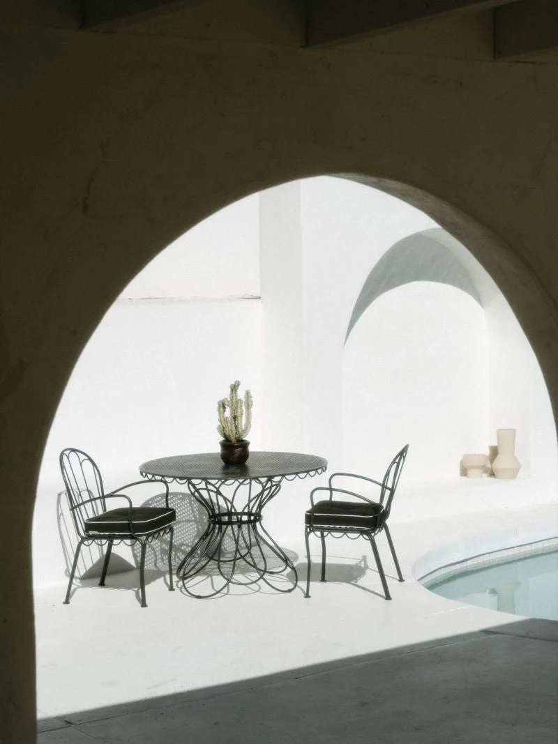 Chaise de jardin en métal noir vintage et coussin en tissu vert Rivie Green The Al Fresco - Business & Pleasure