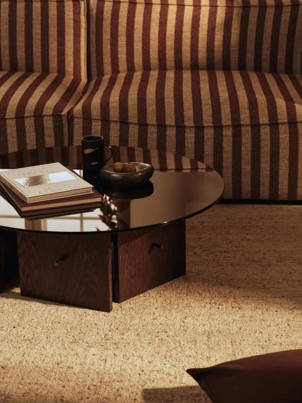 Table basse en chêne teinté foncé et plateau en verre 32x90cm Aukko - Ferm living