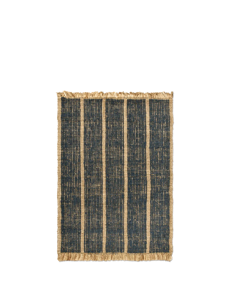 Ferm Living Athens Stripes Teppich - 140 x 200 - Natural/Ink Blue