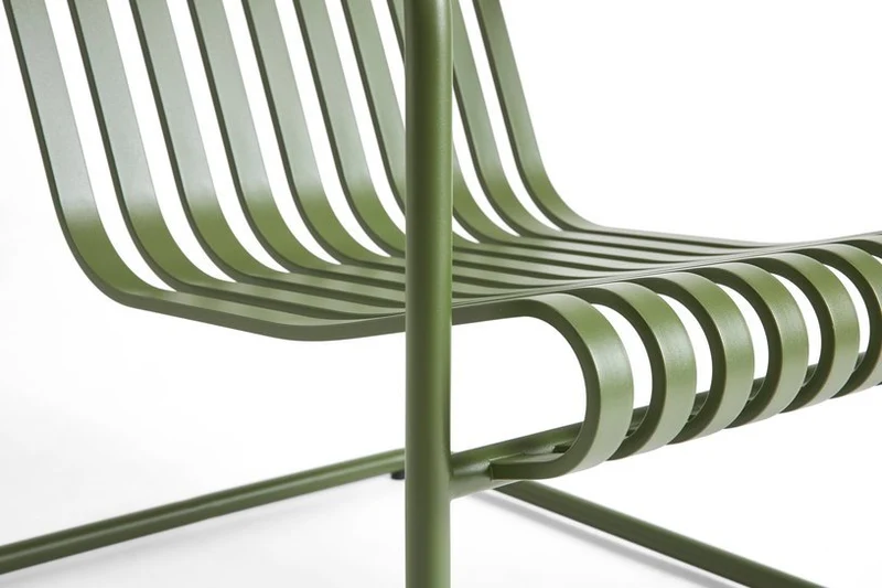 Fauteuil de jardin avec accoudoirs en acier vert olive Palissade - HAY