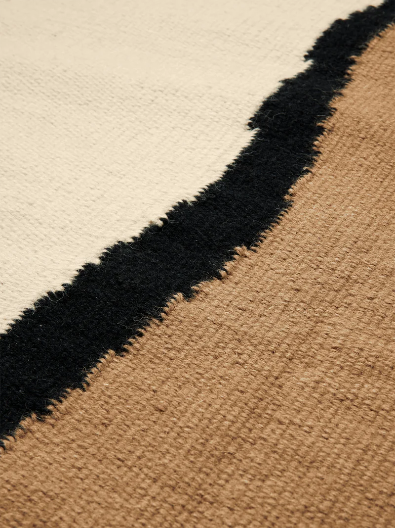 Ferm Living Soil Kelim Teppich - 170 x 240 - Dark Sand/Off-white
