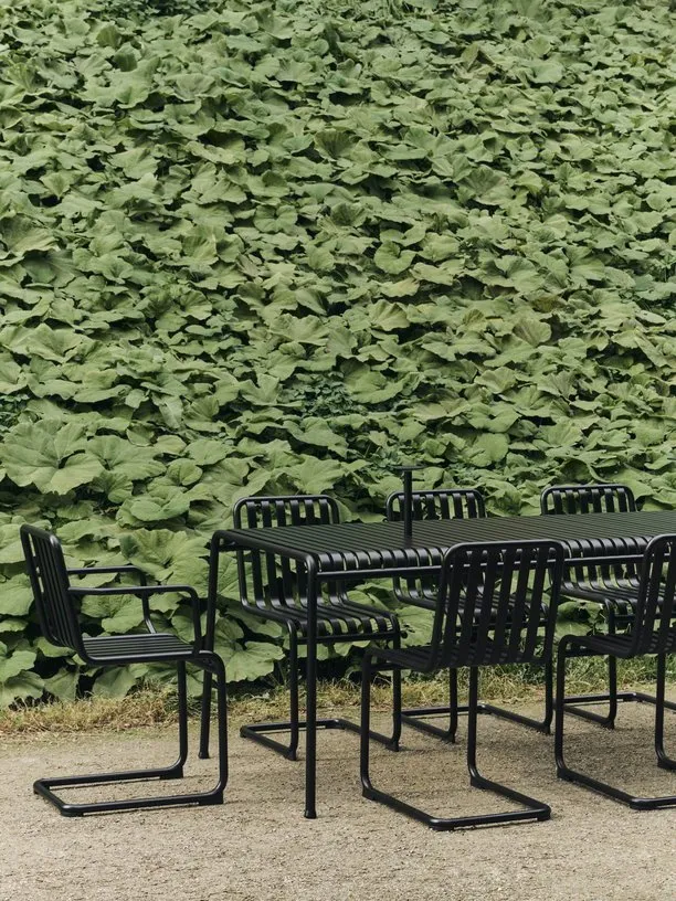 Chaise de jardin en acier gris anthracite Palissade - HAY