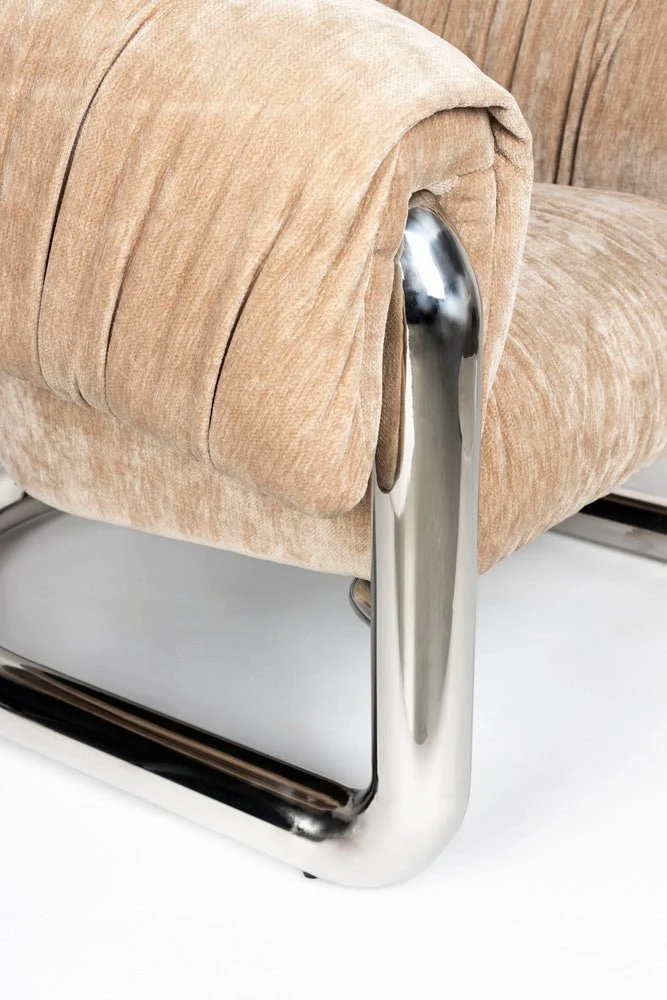 Fauteuil rétro en velours marron et acier chromé Marly - Dutchbone