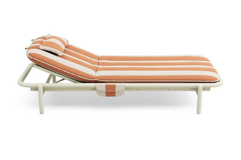 Transat en aluminium beige avec son matelas rayé orange 212x97x39cm Sunbud - Fatboy