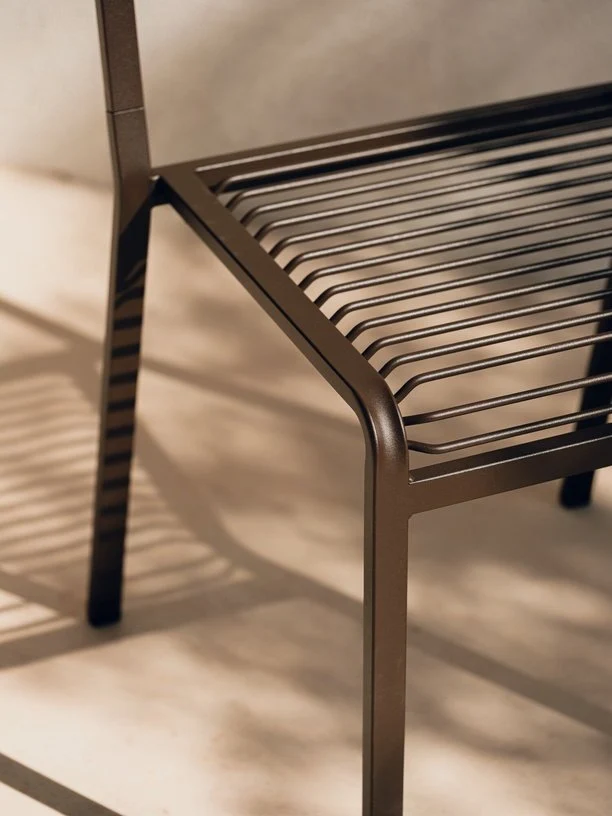 Chaise de jardin en acier brun cacao Oto - noo.ma