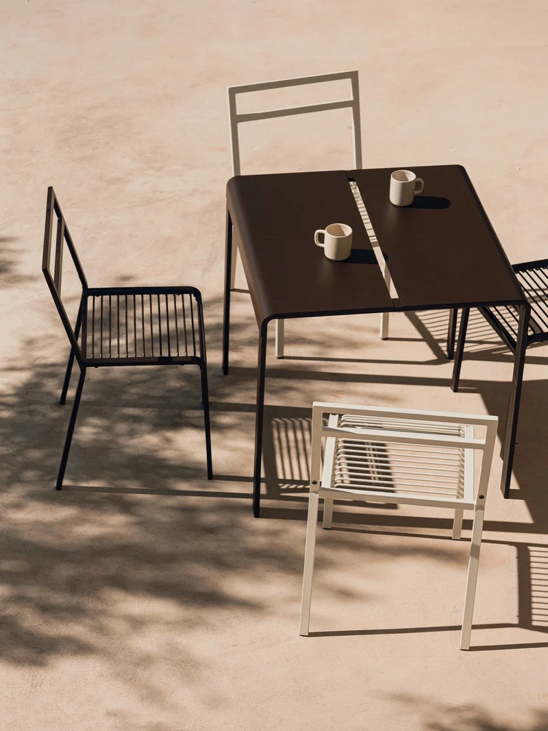 Chaise de jardin en acier brun cacao Oto - noo.ma