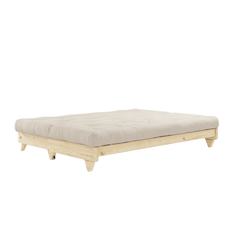 Canapé-lit en pin massif avec matelas en coton beige 140x200cm Fresh - Karup Design