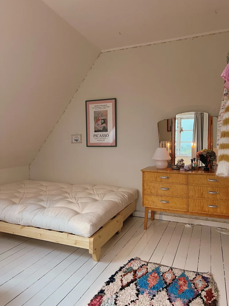 Canapé-lit en pin massif avec matelas en coton natural 140x200cm Fresh - Karup Design