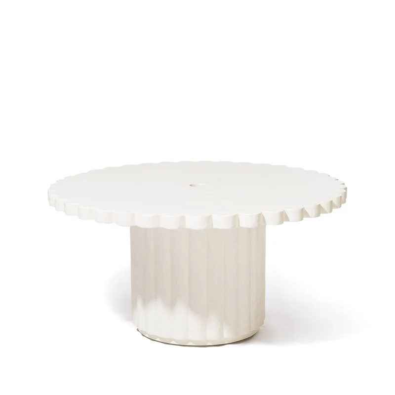 Table basse de jardin ronde en béton blanc antique 95cm Daisy - Business & Pleasure