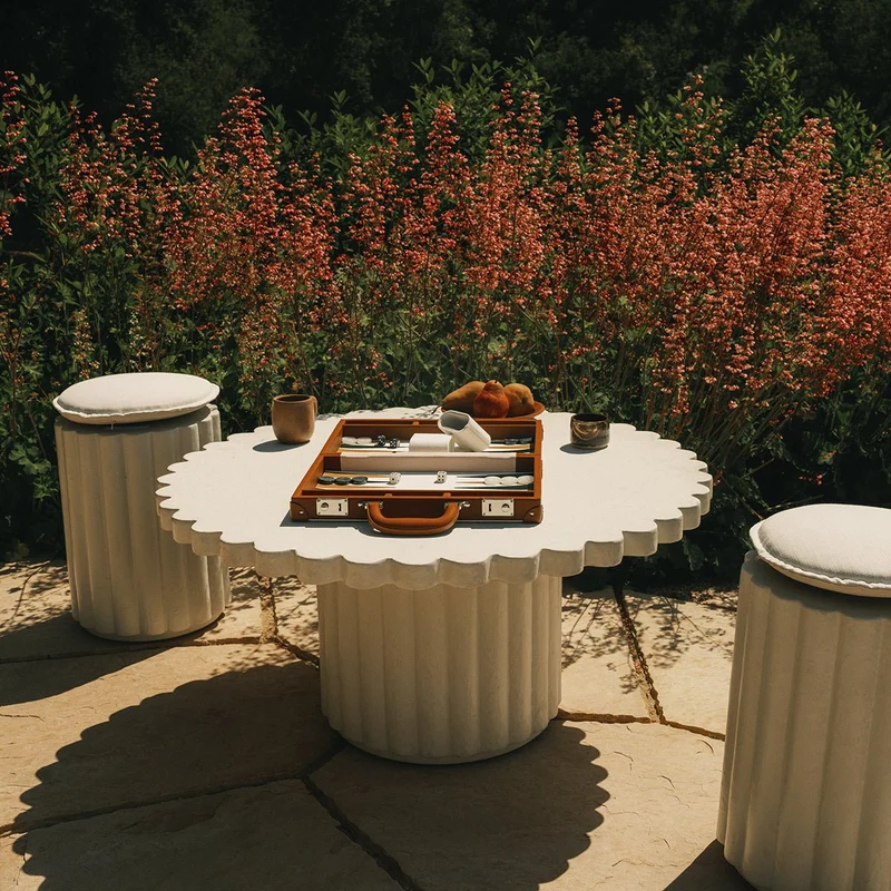 Table basse de jardin ronde en béton blanc antique 95cm Daisy - Business & Pleasure